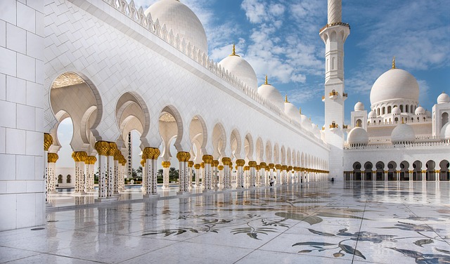 Abu Dhabi Travel Guide: 20 Must-Visit Places & Tips - Abu 이미지 1