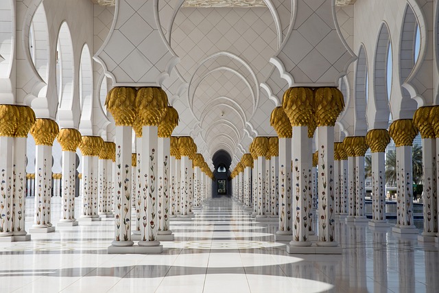 Abu Dhabi Travel Guide: 20 Must-Visit Places & Tips - Abu 이미지 3