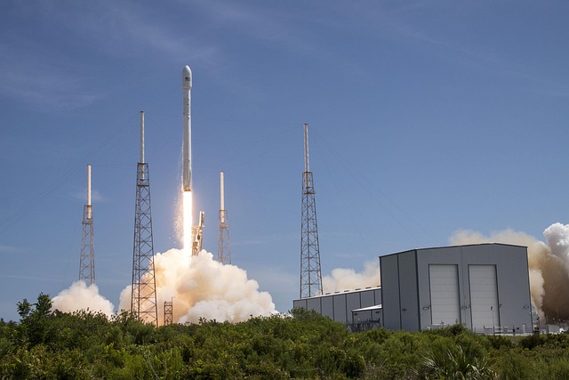 SpaceX Falcon 9 Rocket Launch: Starlink Deployment & Landing SpaceX Falcon 9 Rocket Launch: Starlink Deployment & Landing - SpaceX 이미지 3